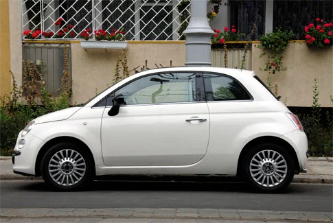 weißer Fiat 500 – Beispiel für Gebrauchtwagenankauf Sulingen